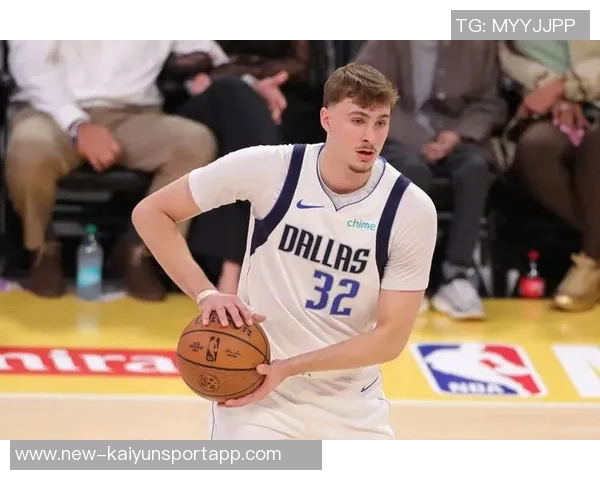 弗拉格在禁区内砍下20分成为历史第二年轻球员比同期詹姆斯大了一天